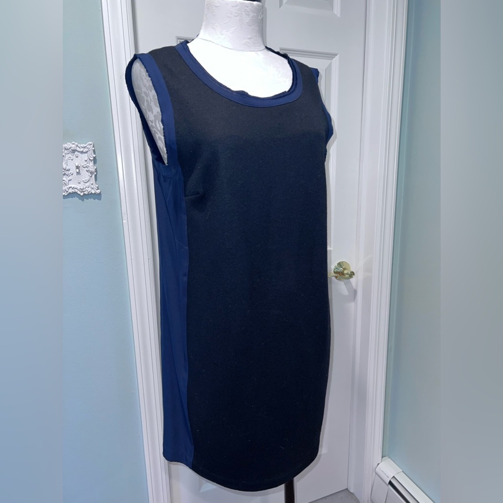 JCREW women’s Dress Size 8 Black And Blue Short Scoop Neck Wool